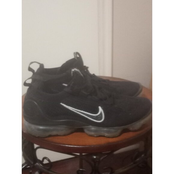 Nike Air VaporMax 2021 Flyknit Womens Size 9.5 Black Running Shoes Sneakers - Picture 1 of 15